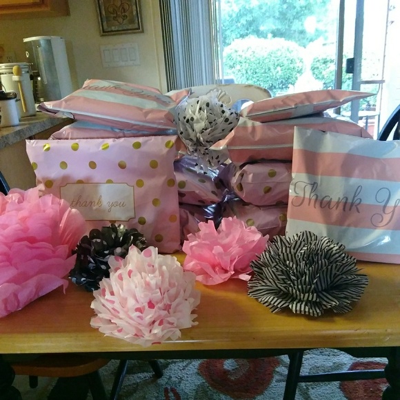 Meet your Posher Mindy - Picture 10 of 10